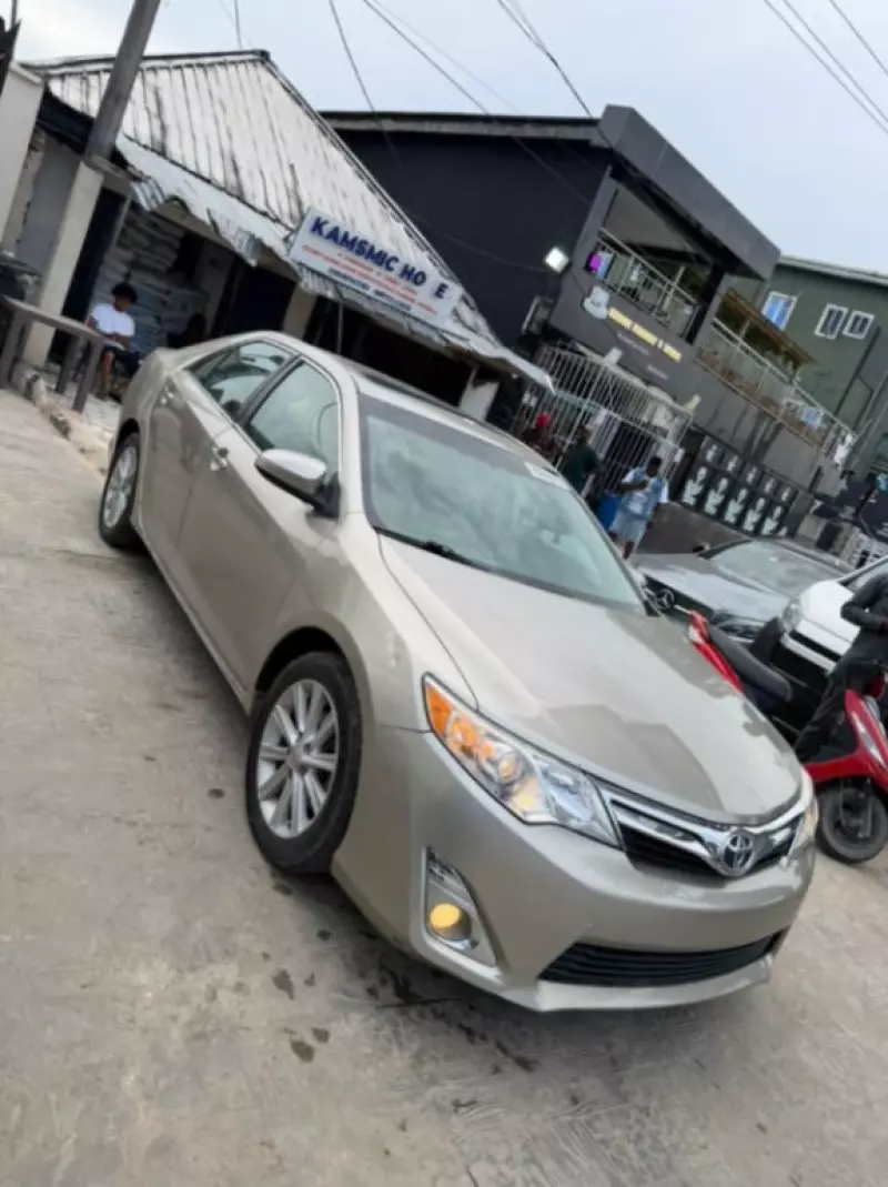 TOYOTA Camry - 2013
