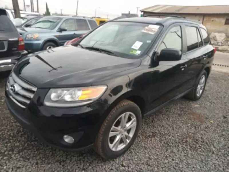 Hyundai Santa Fe   - 2012