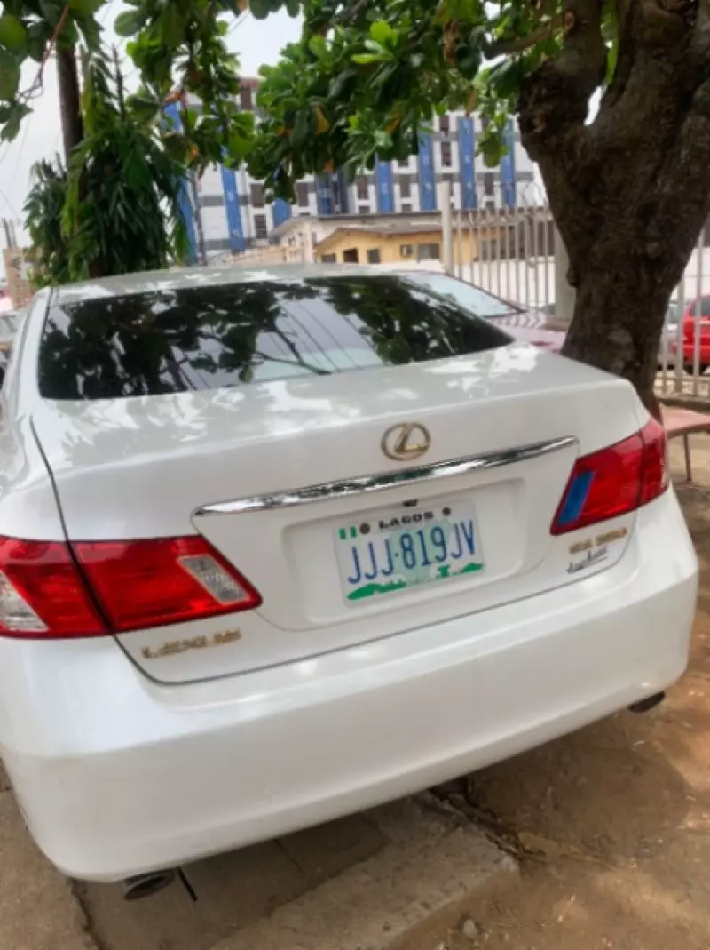 Lexus ES   - 2009