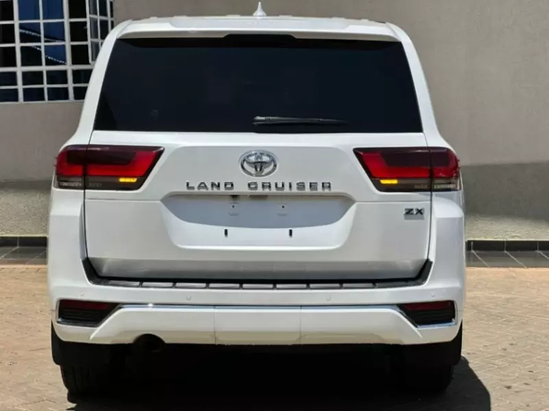 Toyota LAND CRUISER 300 LC300   - 2022