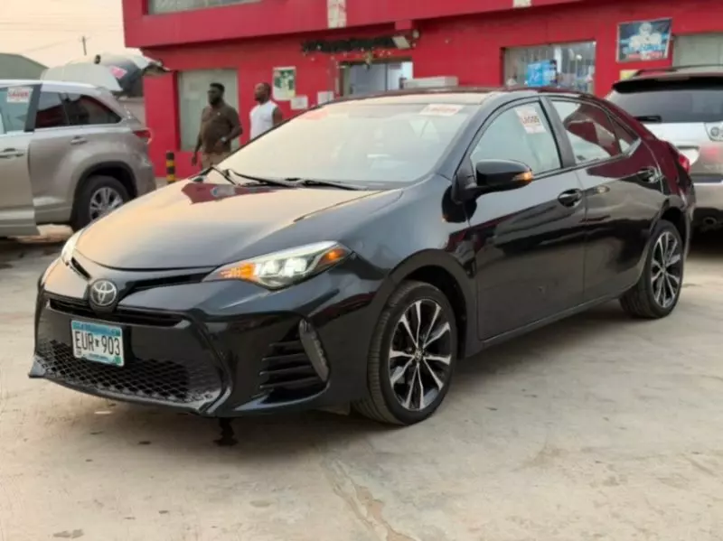 TOYOTA Corolla   - 2017
