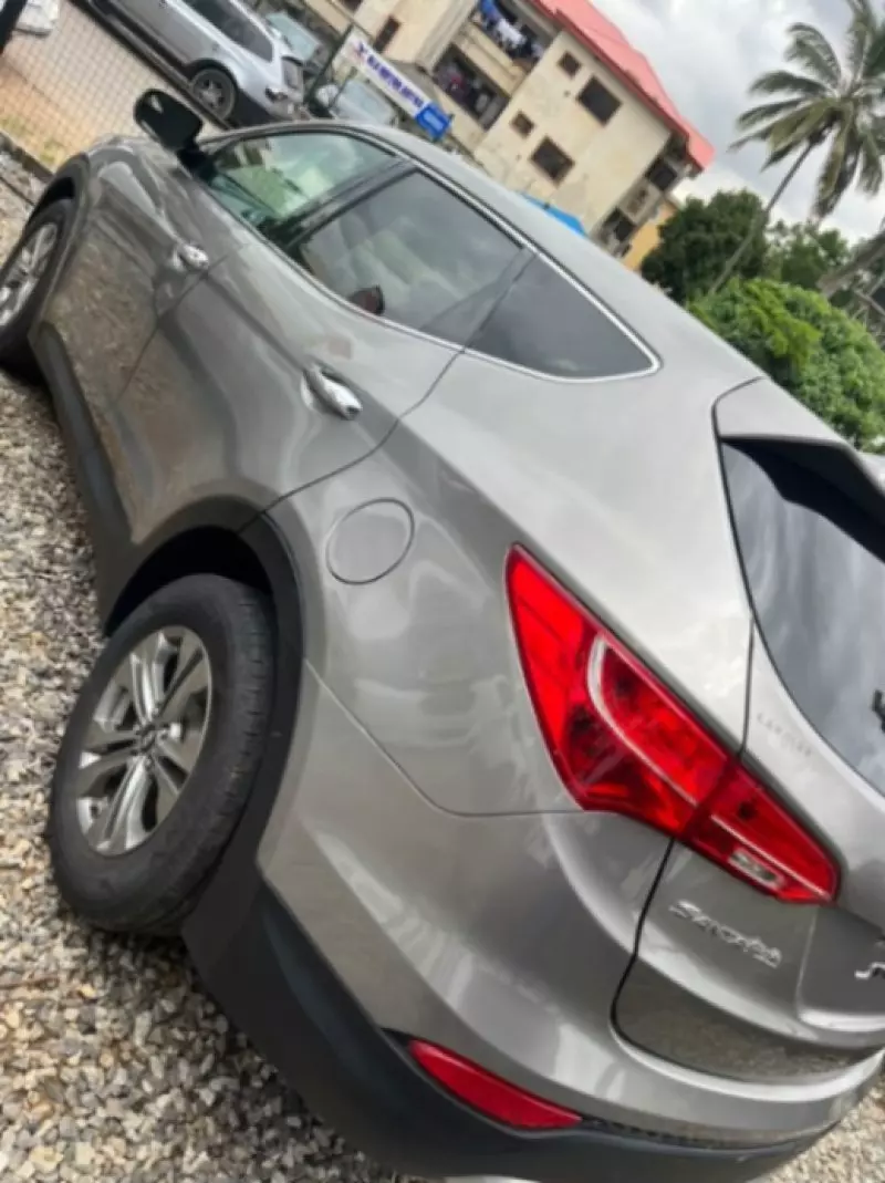 Hyundai Santa Fe - 2016