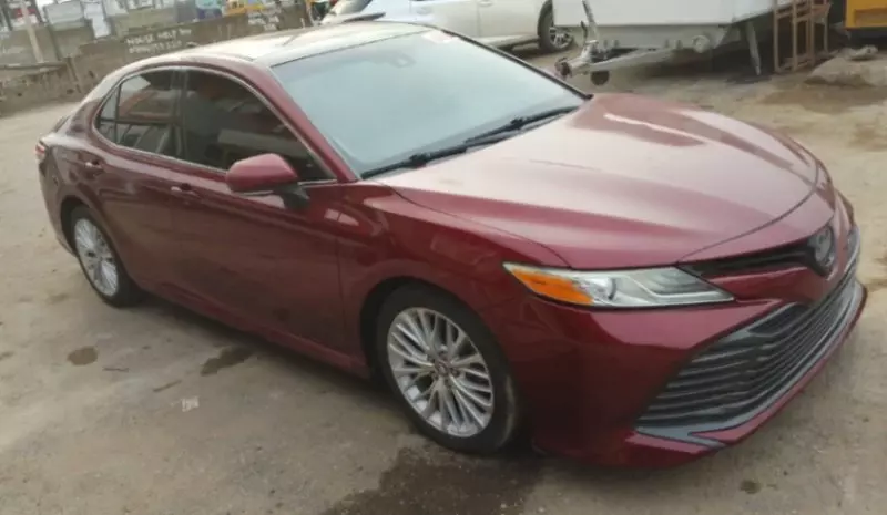 Toyota Camry   - 2018