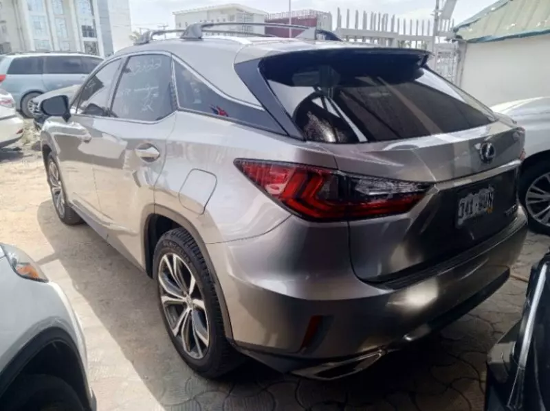 Lexus RX   - 2017