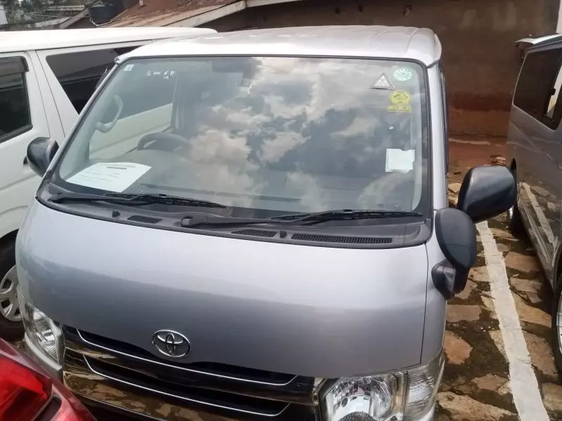 Toyota Hiace   - 2014