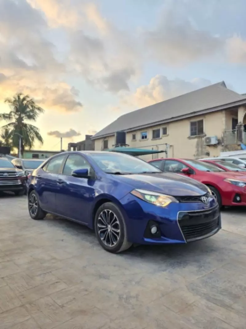 Toyota Corolla   - 2014