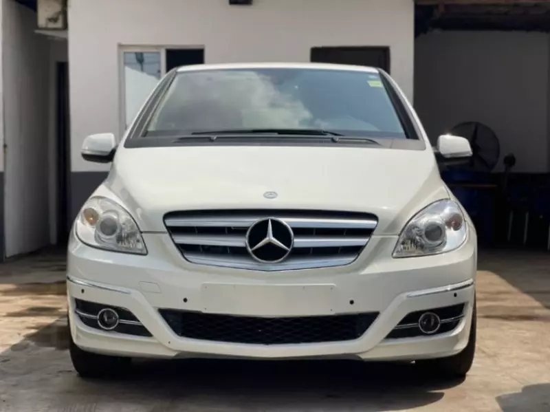 Mercedes-Benz B 200   - 2010