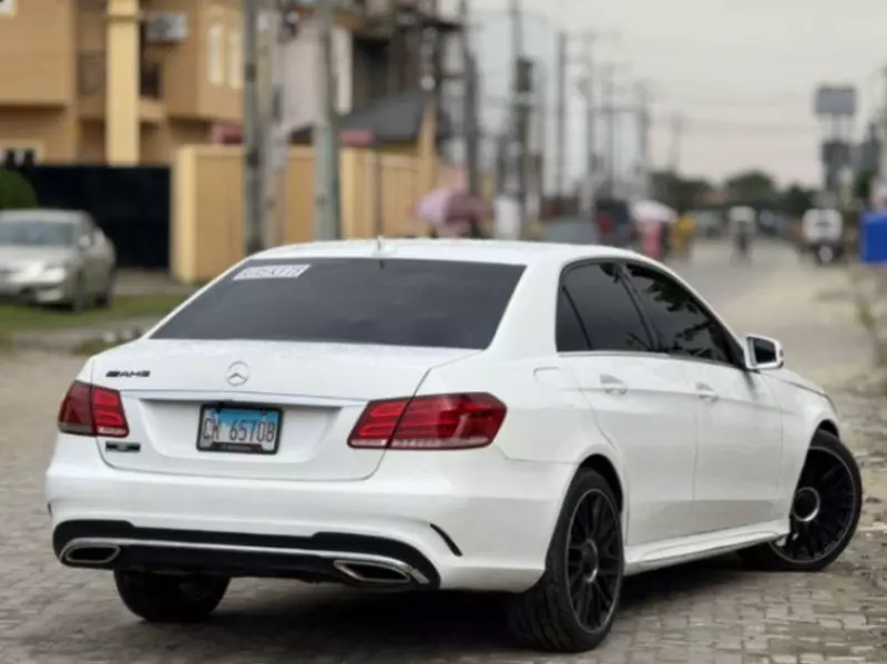 Mercedes-Benz E350   - 2013