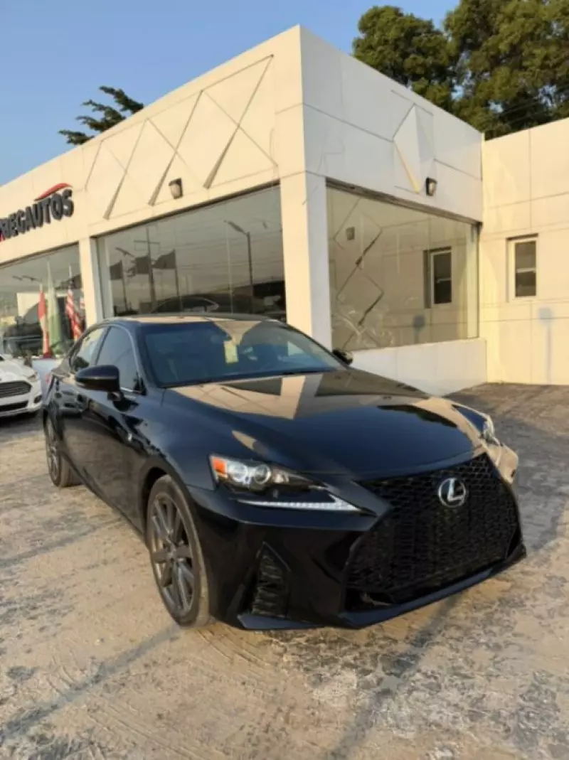 Lexus IS   - 2014