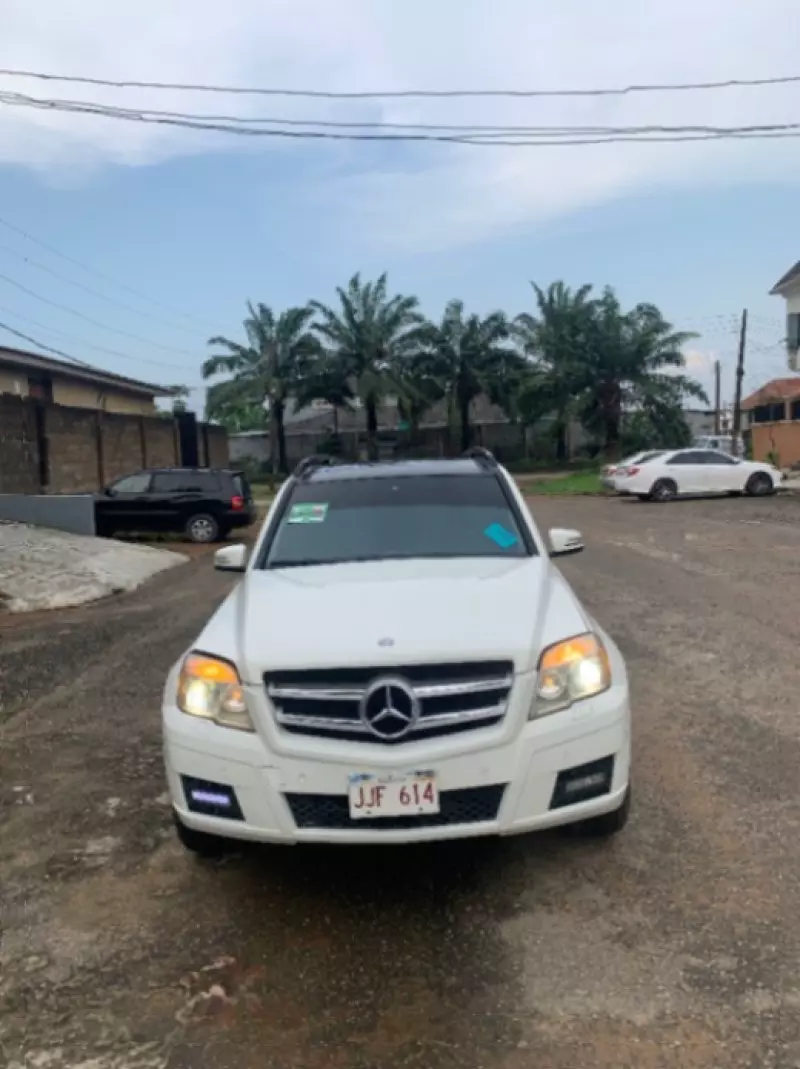 Mercedes-Benz GLK 350   - 2012