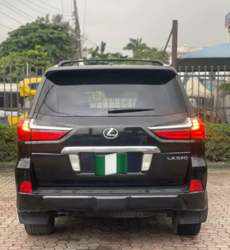 Lexus LX 570   - 2016