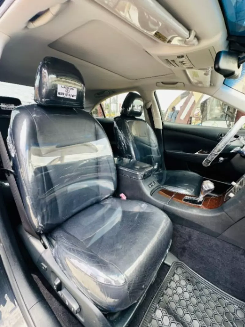 Lexus ES   - 2010