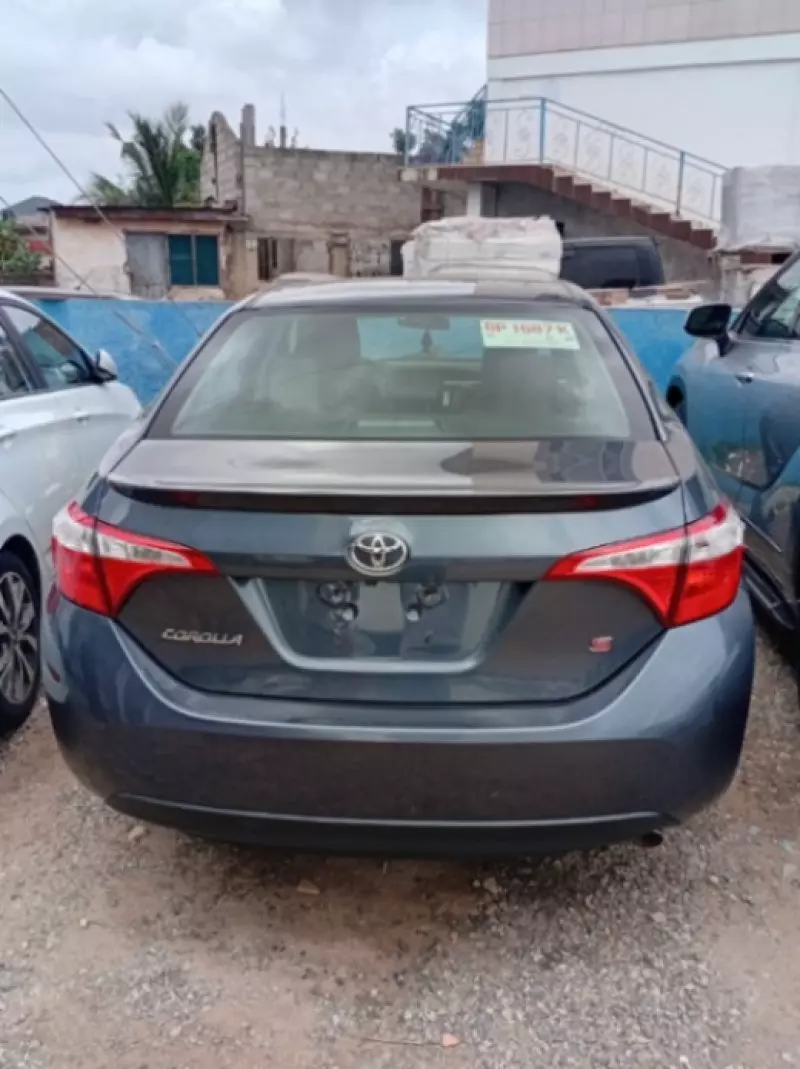 Toyota Corolla   - 2015