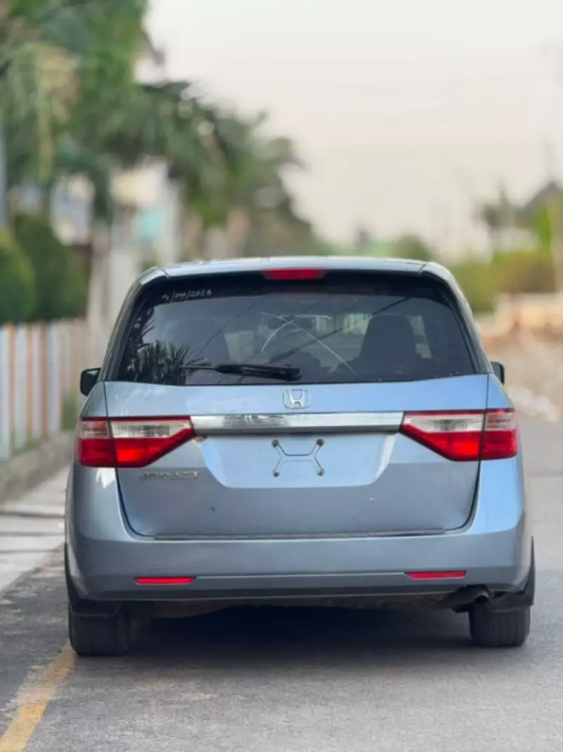 Honda Odyssey   - 2012