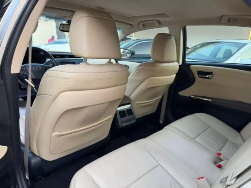 Toyota Avalon   - 2013