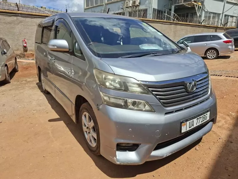 Toyota Vellfire    - 2010