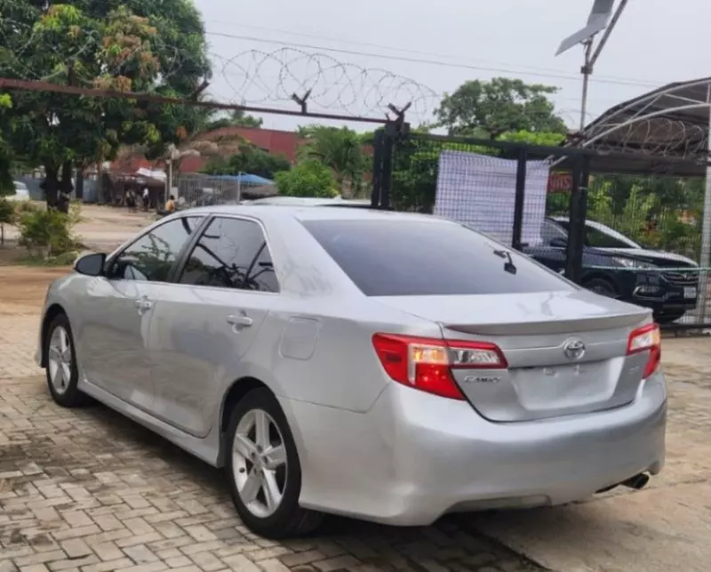 Toyota Camry - 2013