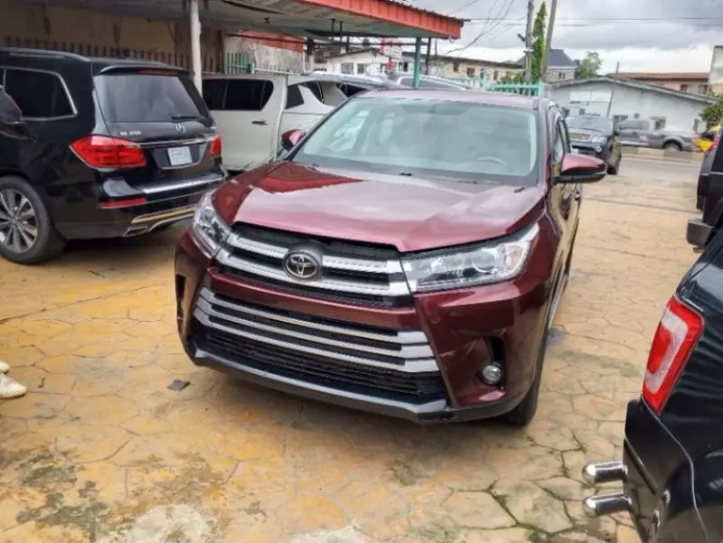 Toyota Highlander   - 2015