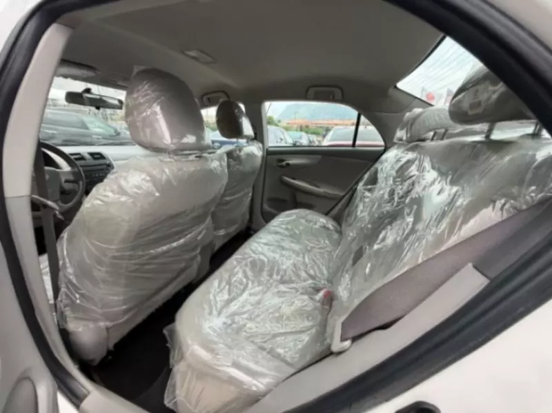 TOYOTA Corolla - 2010
