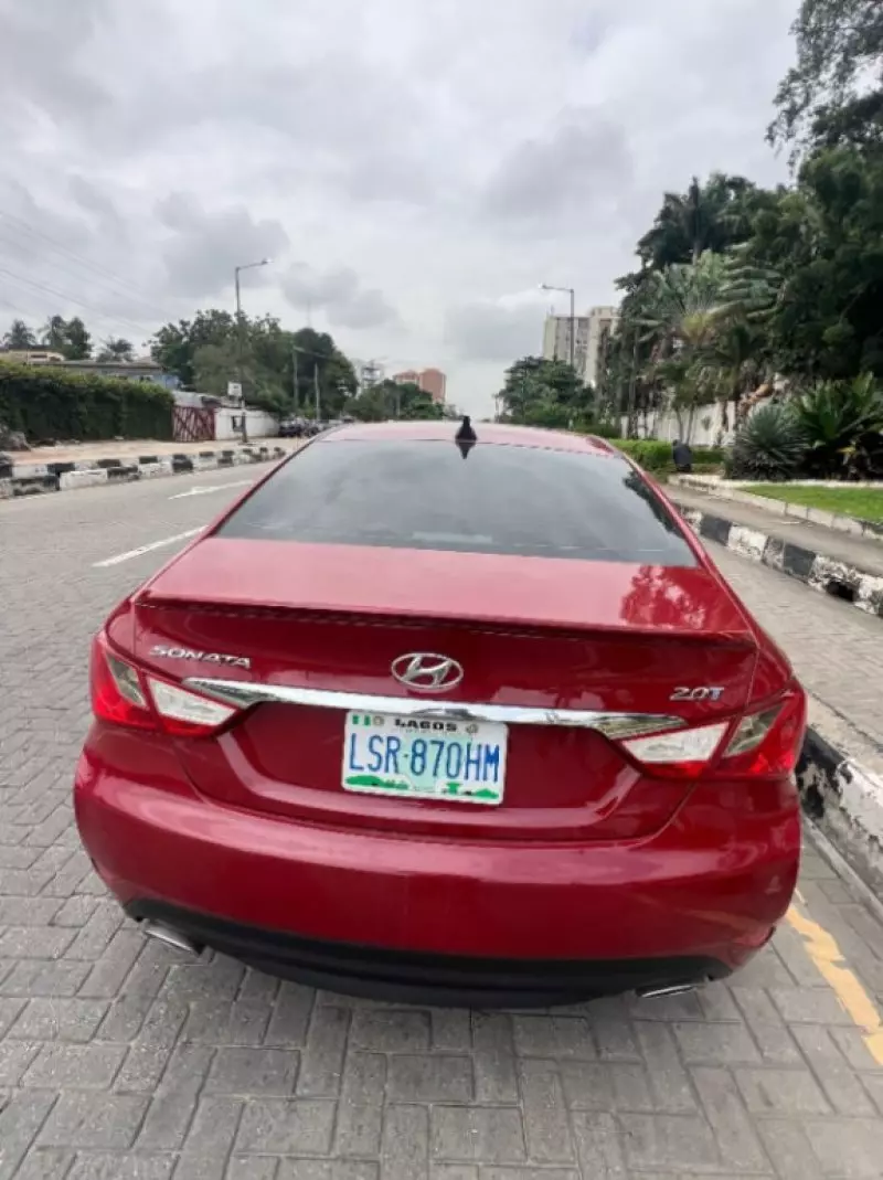 Hyundai Sonata   - 2014