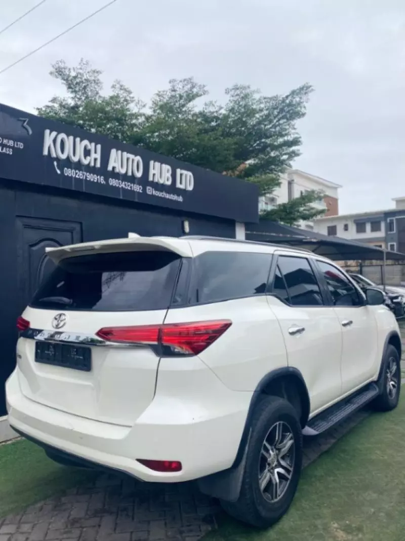 Toyota Fortuner   - 2018