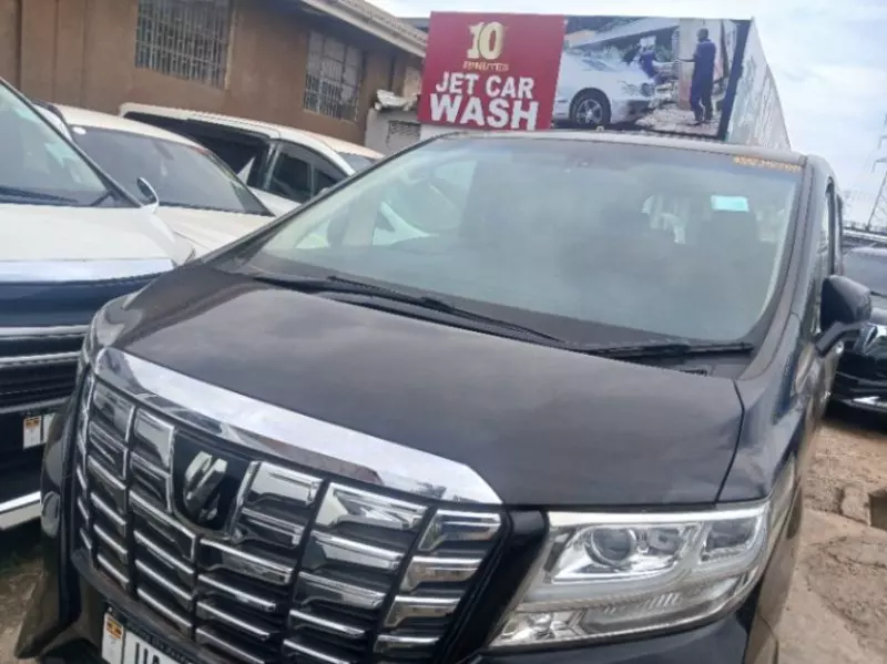 Toyota Alphard   - 2012