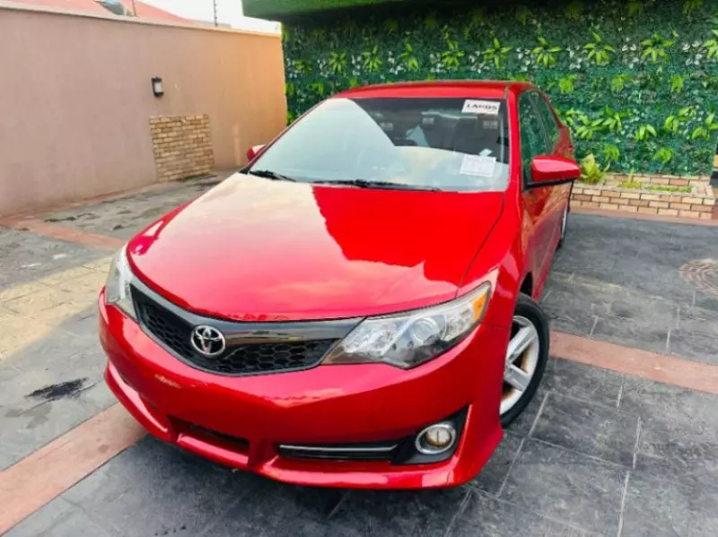 Toyota Camry   - 2013
