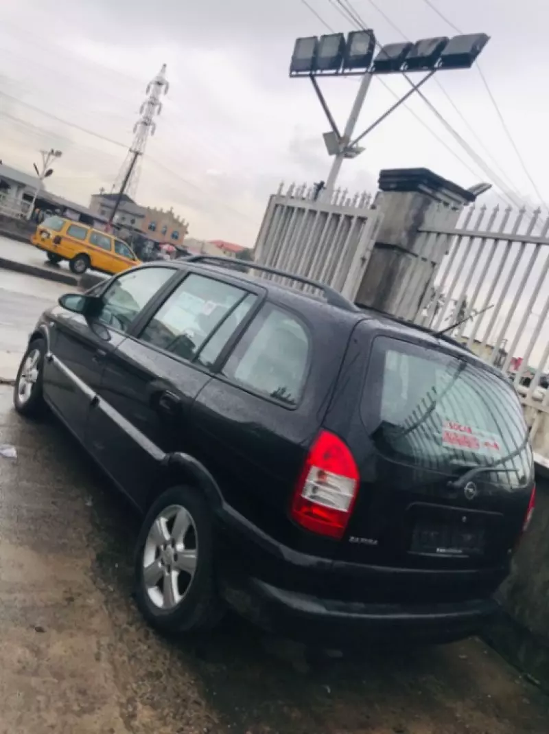 OPEL Zafira   - 2006