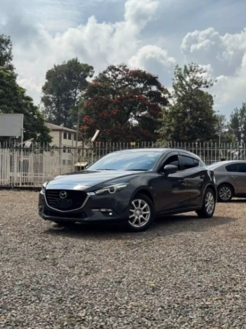 Mazda Axela    - 2017