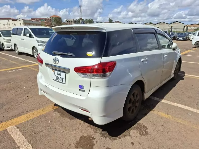 Toyota Wish   - 2012