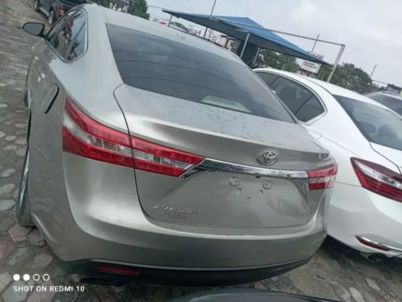 Toyota Avalon   - 2015