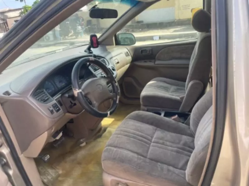 Toyota Sienna   - 2002