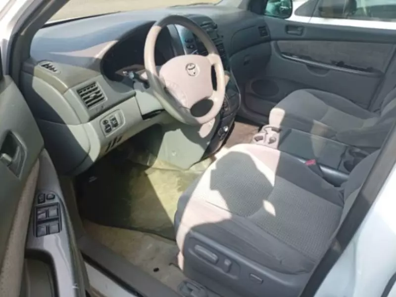 Toyota Sienna   - 2009