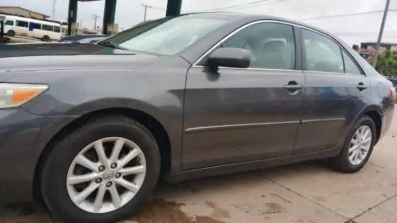 Toyota Camry   - 2010