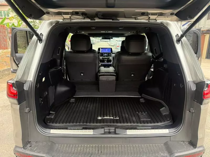 Lexus LX 600   - 2023