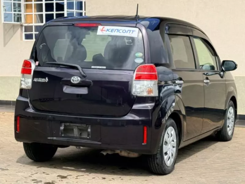 Toyota Spade - 2019