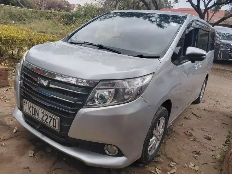 TOYOTA Noah   - 2016