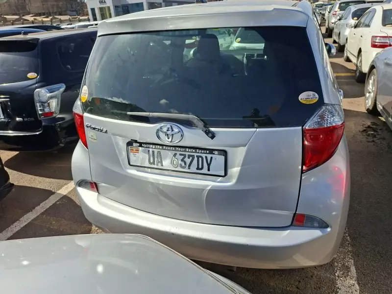 Toyota Ractis   - 2012