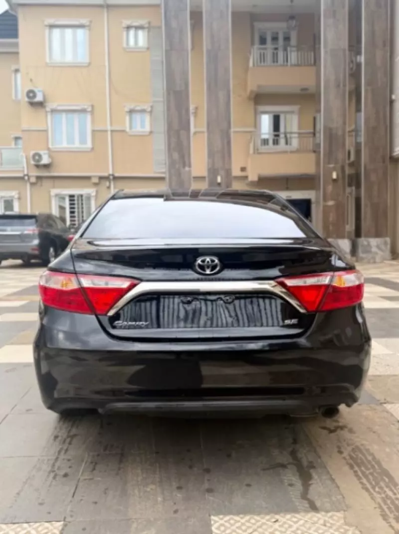 TOYOTA Camry - 2016