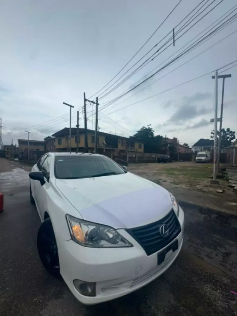 Lexus ES   - 2009