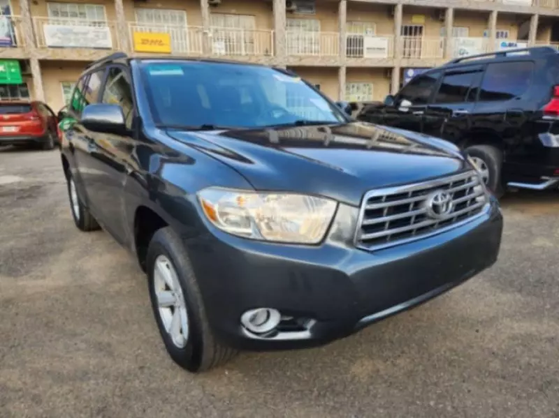 Toyota Highlander   - 2010