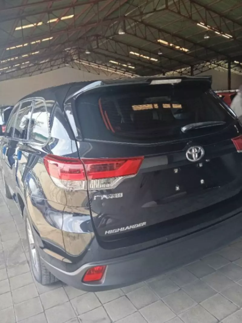 Toyota Highlander   - 2020