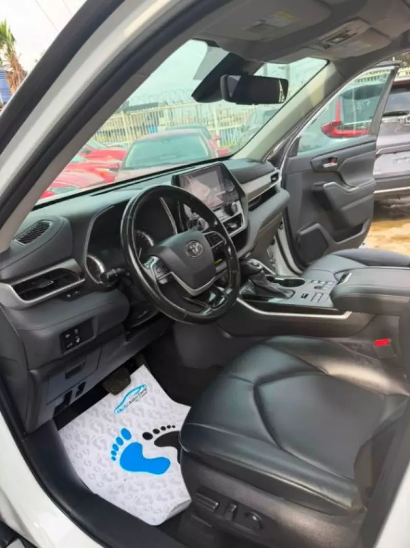 TOYOTA Highlander   - 2017