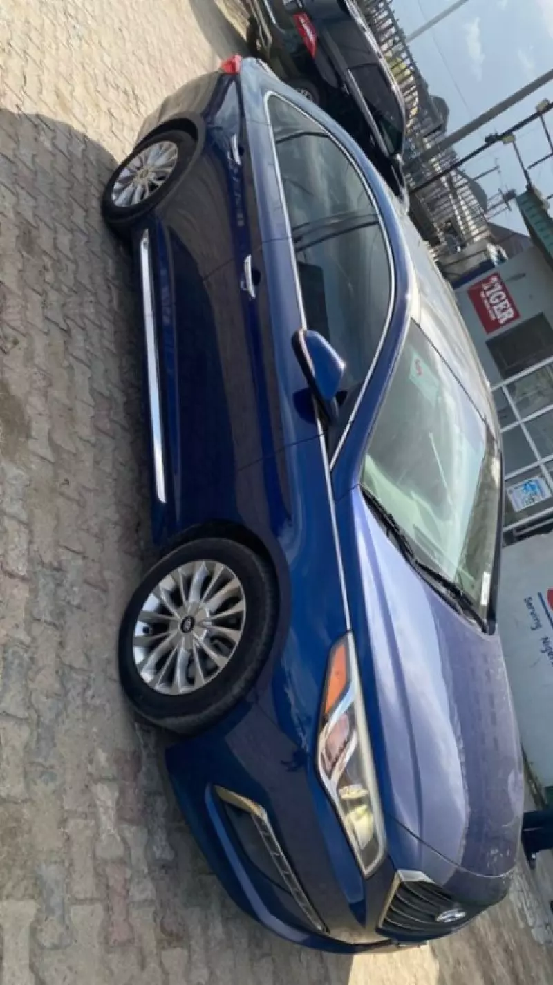Hyundai Sonata   - 2015