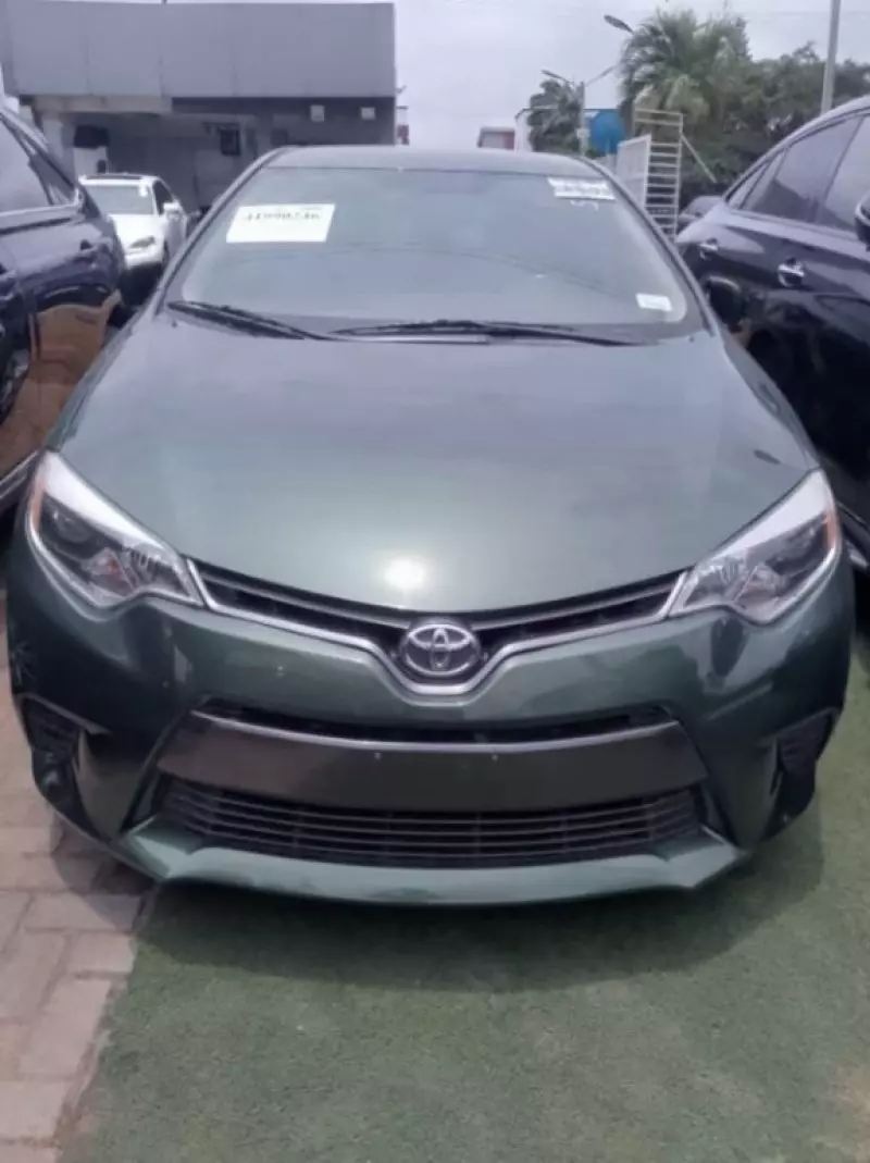 Toyota Corolla   - 2014