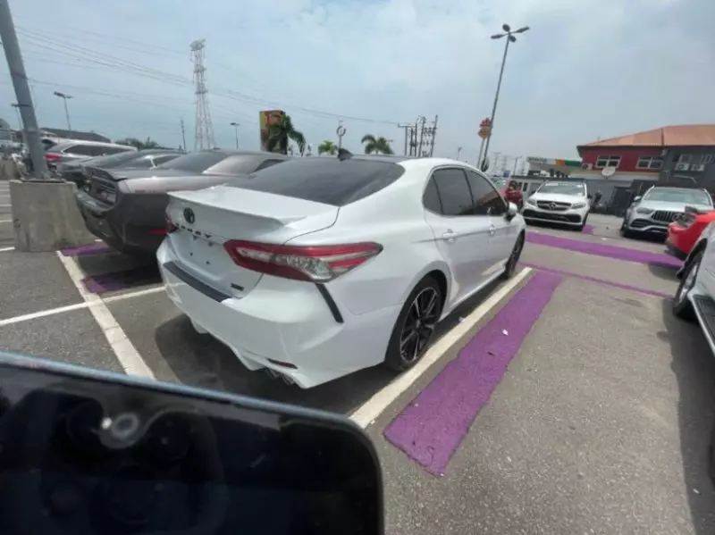 TOYOTA camry   - 2019