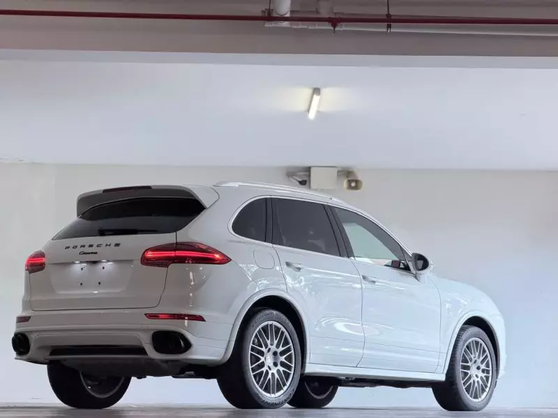 PORSCHE Cayenne - 2016