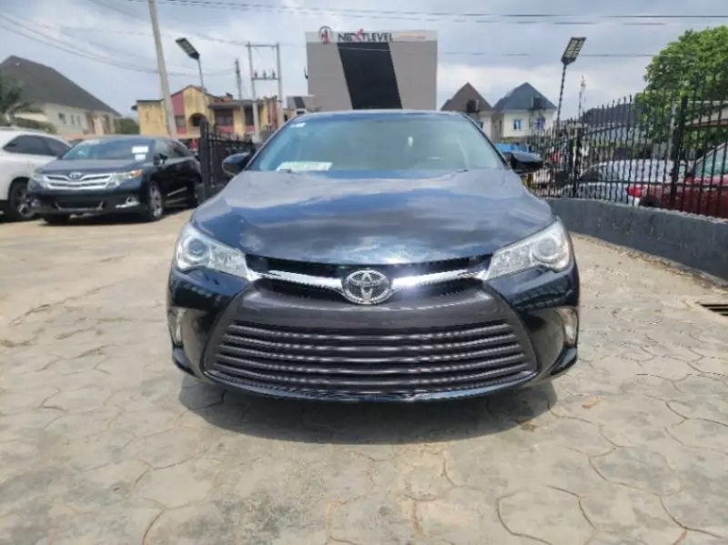 Toyota Camry   - 2016