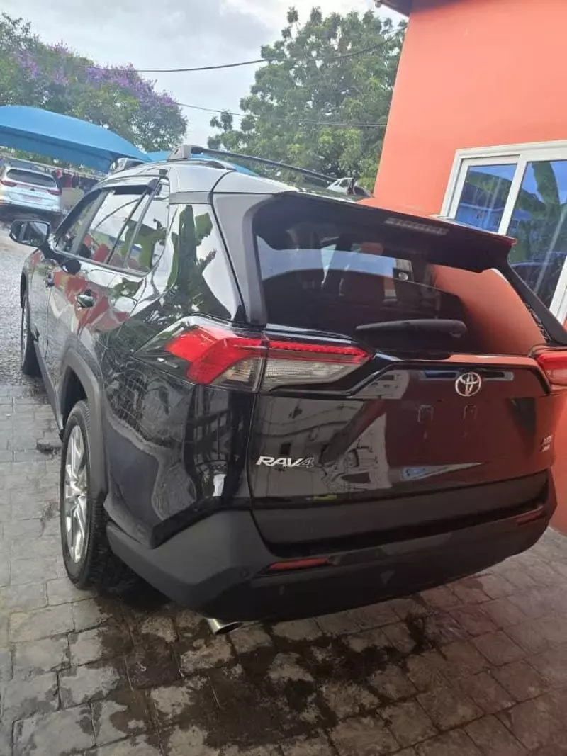 Toyota RAV 4   - 2021