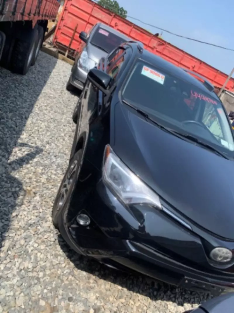 TOYOTA Rav 4 8AT 2.5l (Adventure Grade)   - 2018